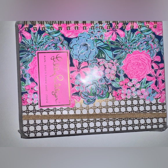 Lilly Pulitzer 2024 Planner - Picture 5 of 7